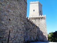 В средневековый Эриче (Западная Сицилия)
