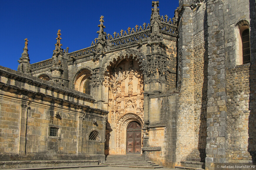 Мануэлинский портал-вход в монастырь. 