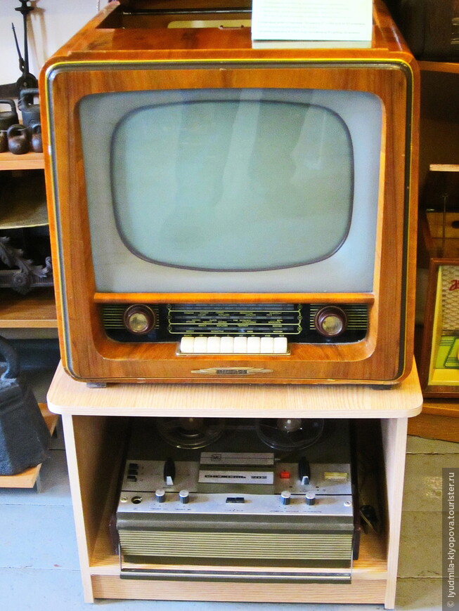 А такой телевизор – очень смутно вспоминается, возможно, был у кого-то из знакомых.