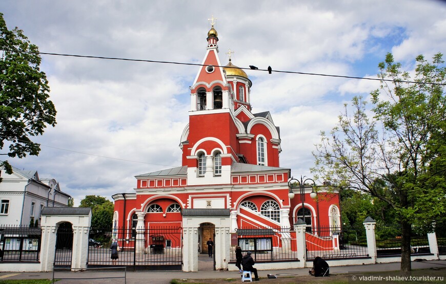 Храм построен в 1844-1847 гг. архитектором Ф. Рихтером на средства и по инициативе А. Д. Нарышкиной, одной из первых домовладелец в Петровском парке.