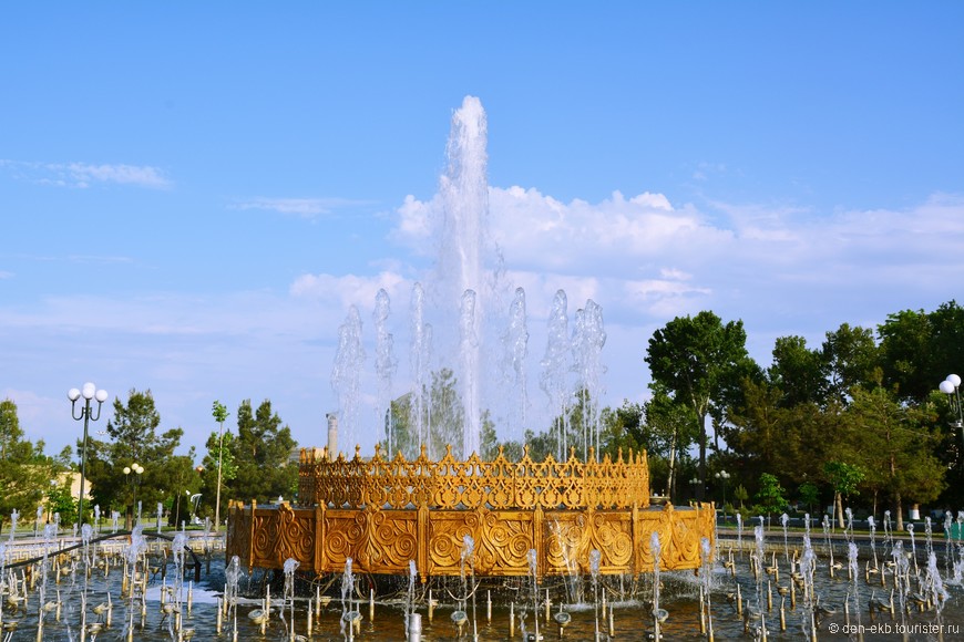 Зато с фонтанами ни в Самарканде, ни в Ташкенте проблем нет.