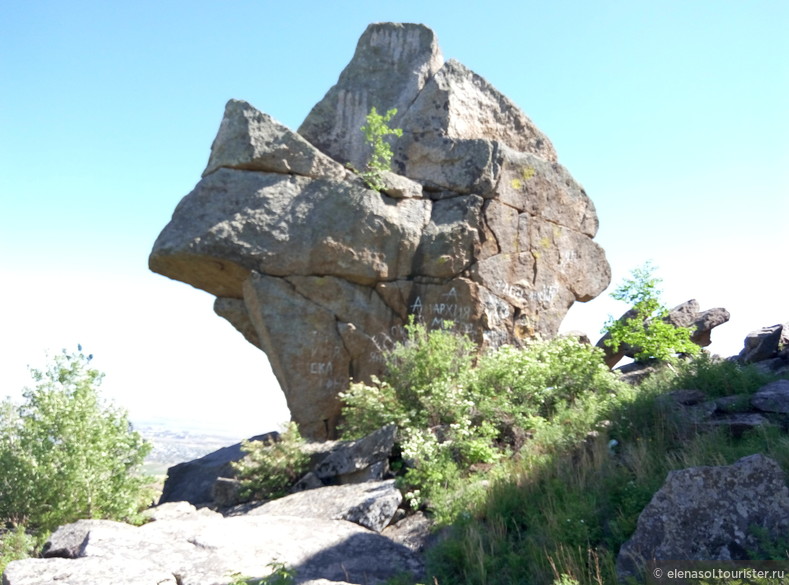 Каменная голова на Березовой гриве