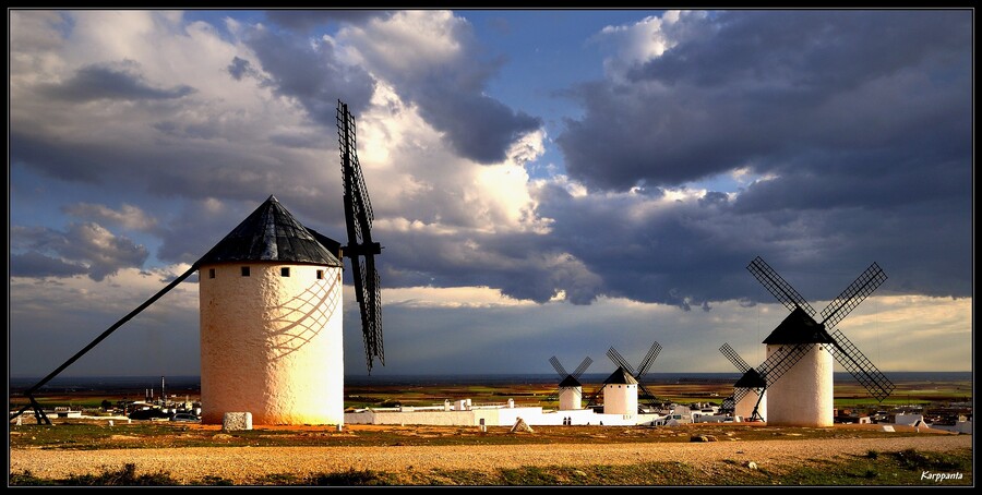 Campo de Criptana, Ciudad Real Province, Spain бесплатно