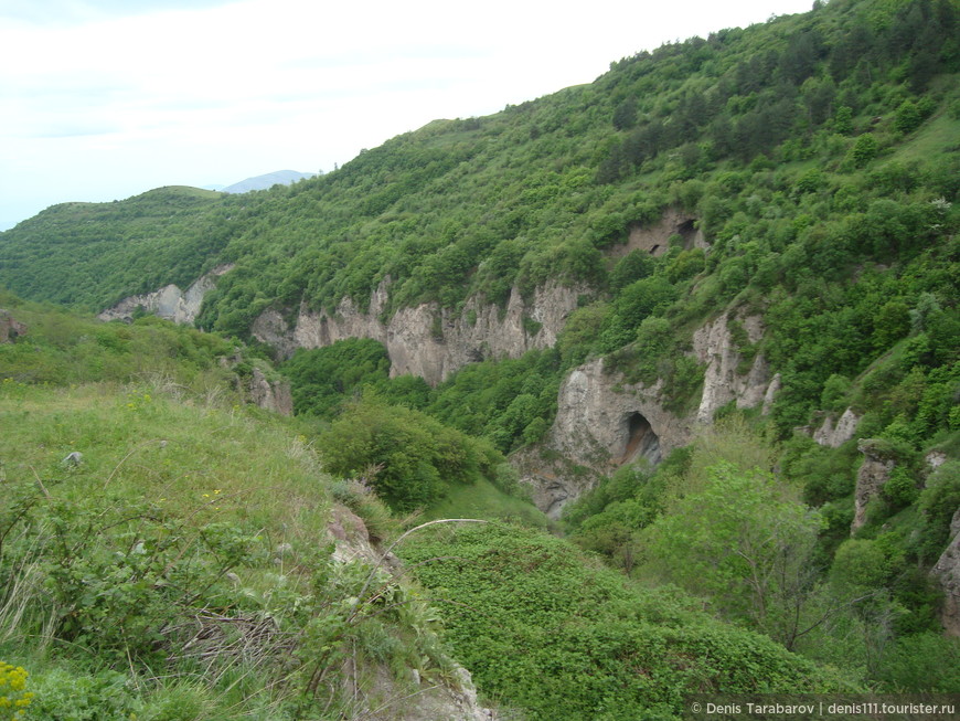 Армения. Пещерный город Хндзореск