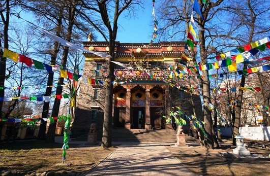 Приморский район: 65-ый муниципальный округ и тибетский буддизм