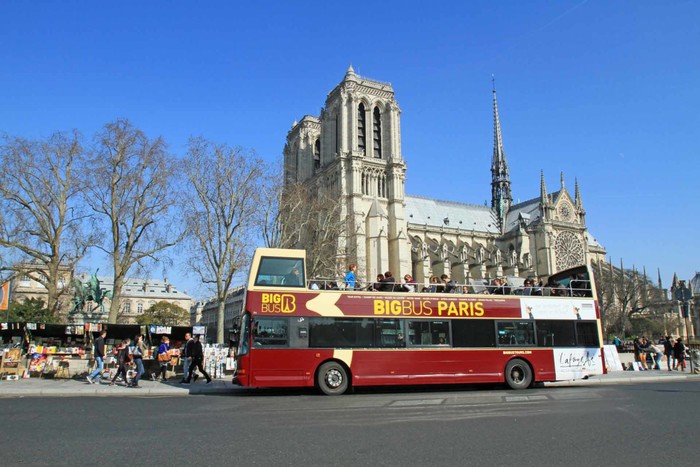 Автобусом в париж