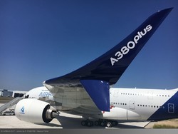 Airbus презентовал самый большой в мире пассажирский самолет 