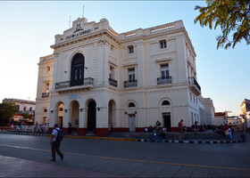 Оперный театр Ла Каридад. Театр прославился тем, что на его сцене пел сам Энрико Карузо. 

