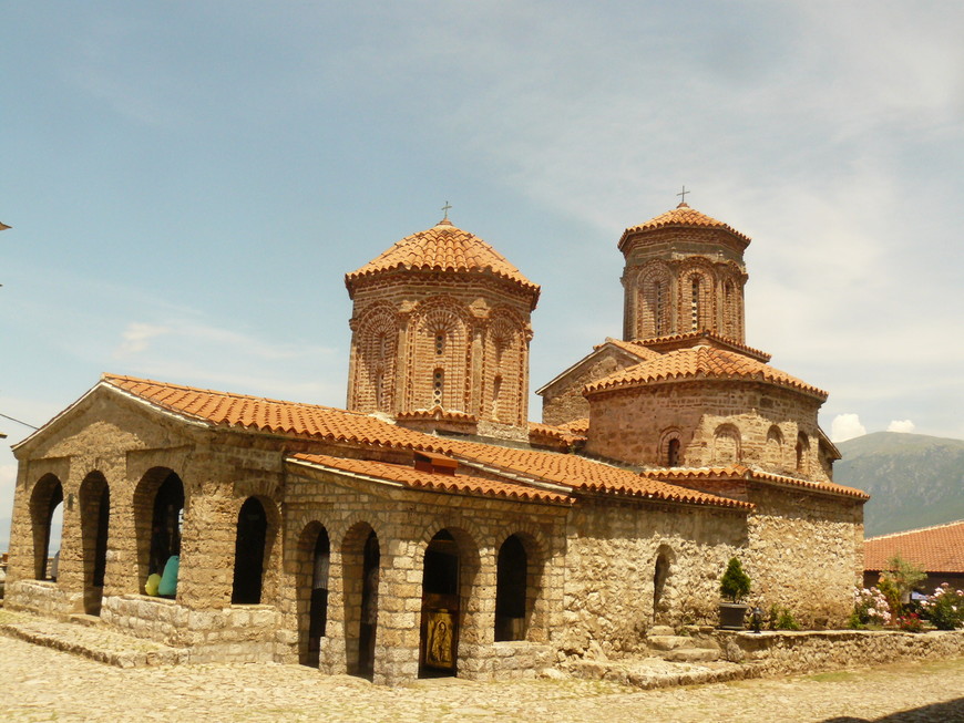 Залив костей и монастырь Св. Наума