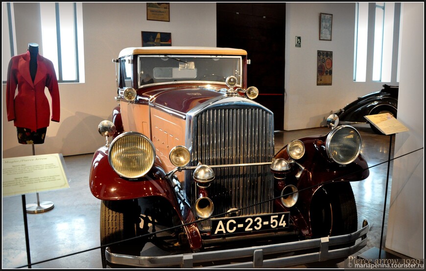 Женский взгляд на музей ретро-автомобилей в Малаге