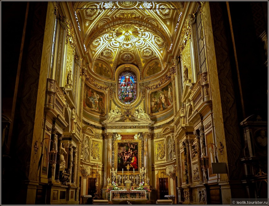 Интерьев церкви Санта Мария дель Анима.