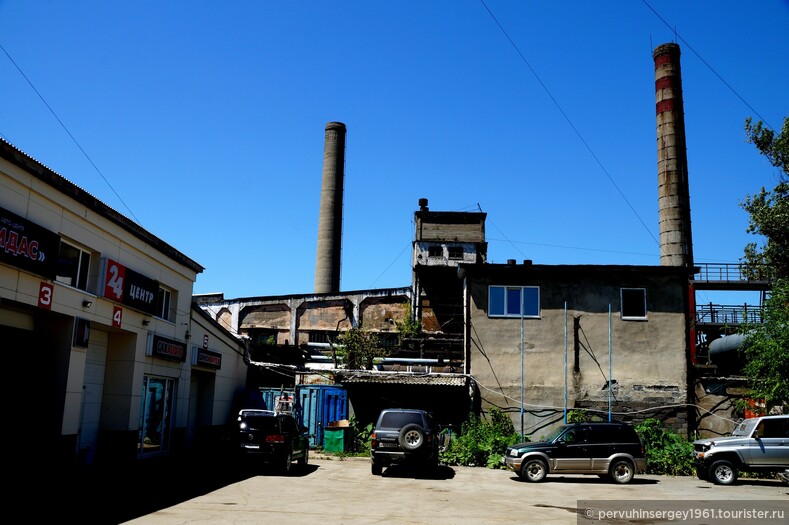 Бумагоделательный завод Одзи Сейси (1917) в Южно-Сахалинске.