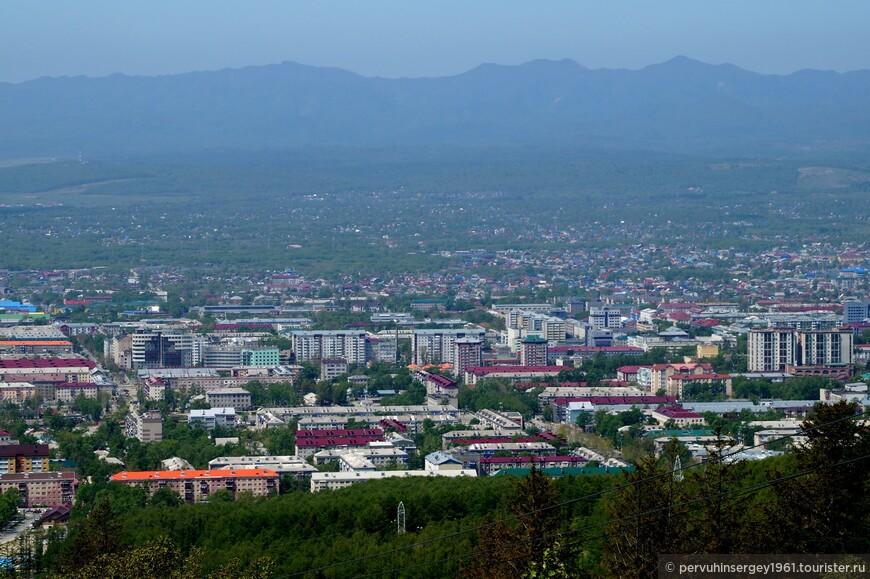 Панорама Южно-Сахалинска со средней площадки Горного воздуха
