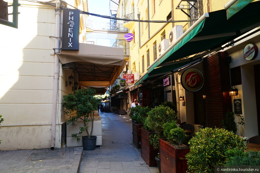 Улочки в Старом Тбилиси с ресторанчиками