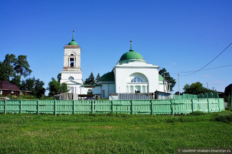 Церковь Воскресения Христова в Кожине