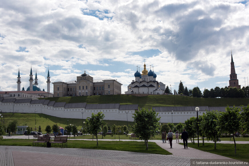 Вид на Кремль со стороны Дворцовой площади.