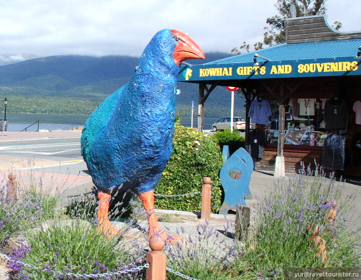 Памятник птице Такаха