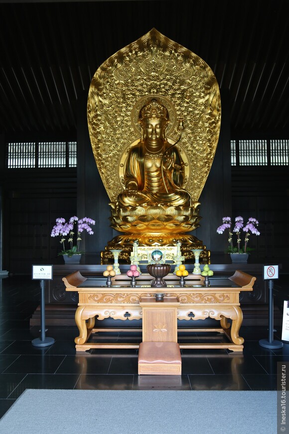 Буддийский Монастырь Tsz Shan