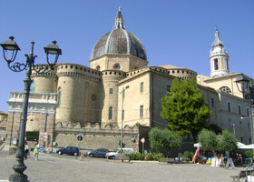 Санта Каза — дом Богородицы в Лорето. Италия