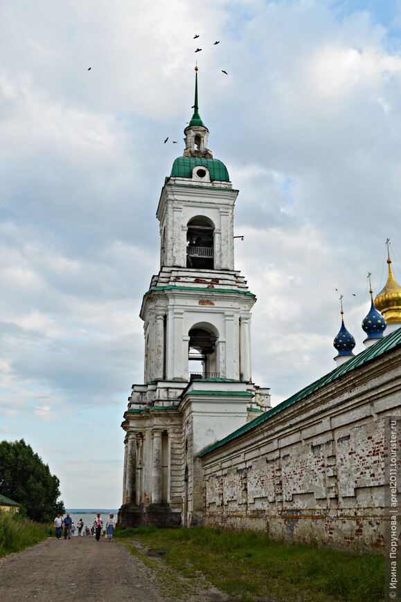 Колокольня Спасо-Яковлевского Димитриева монастыря