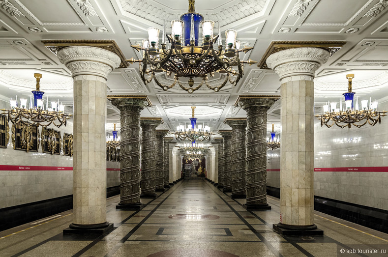 Какие станции метро самые красивые в Петербурге?