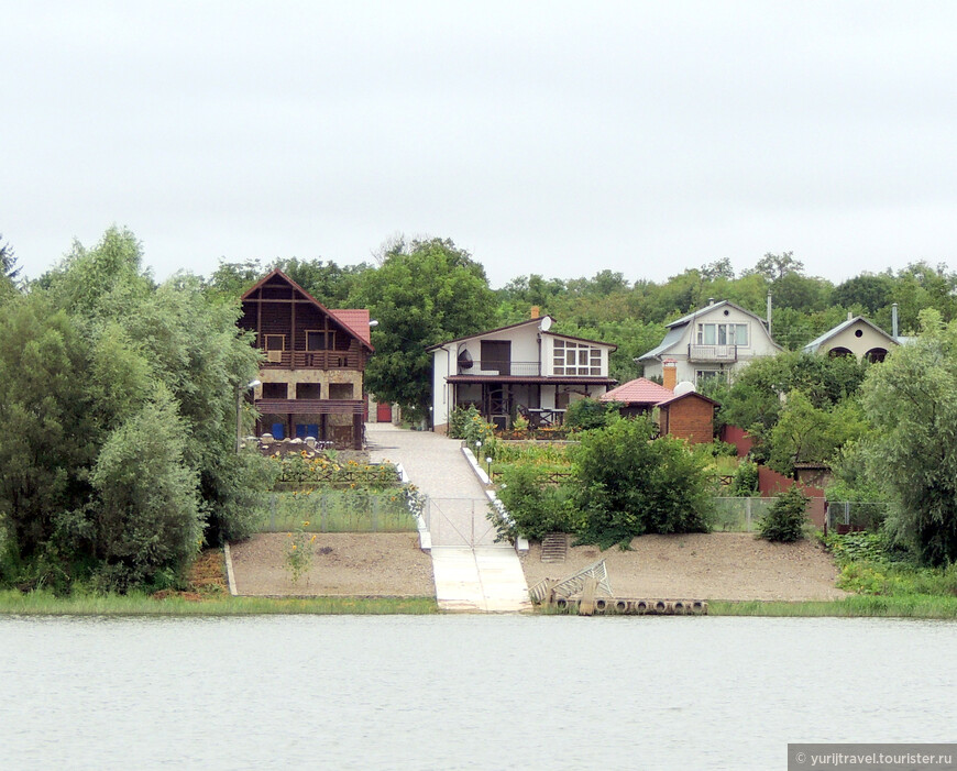 Скромные домики днестровских крестьян