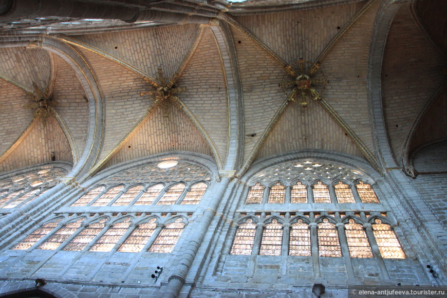 Первый готический собор в Испании (Авила)