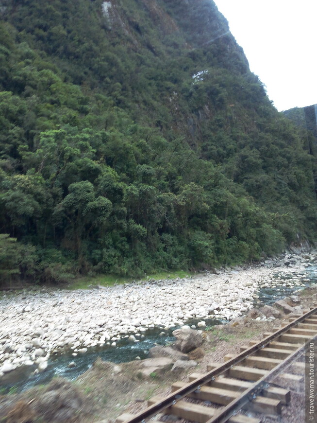 По пути к подножию Мачу Пикчу... Поезд PeruRail