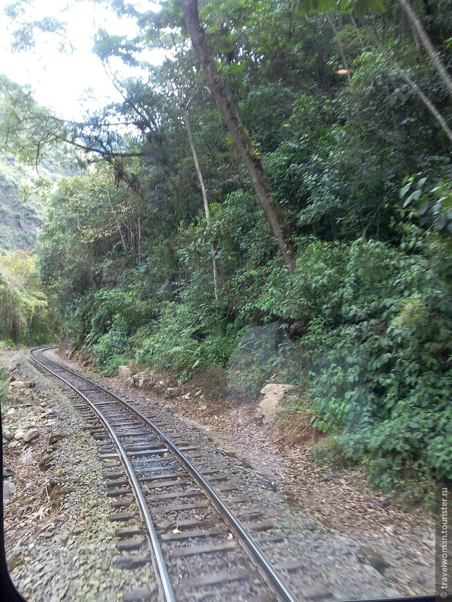 По пути к подножию Мачу Пикчу... Поезд PeruRail