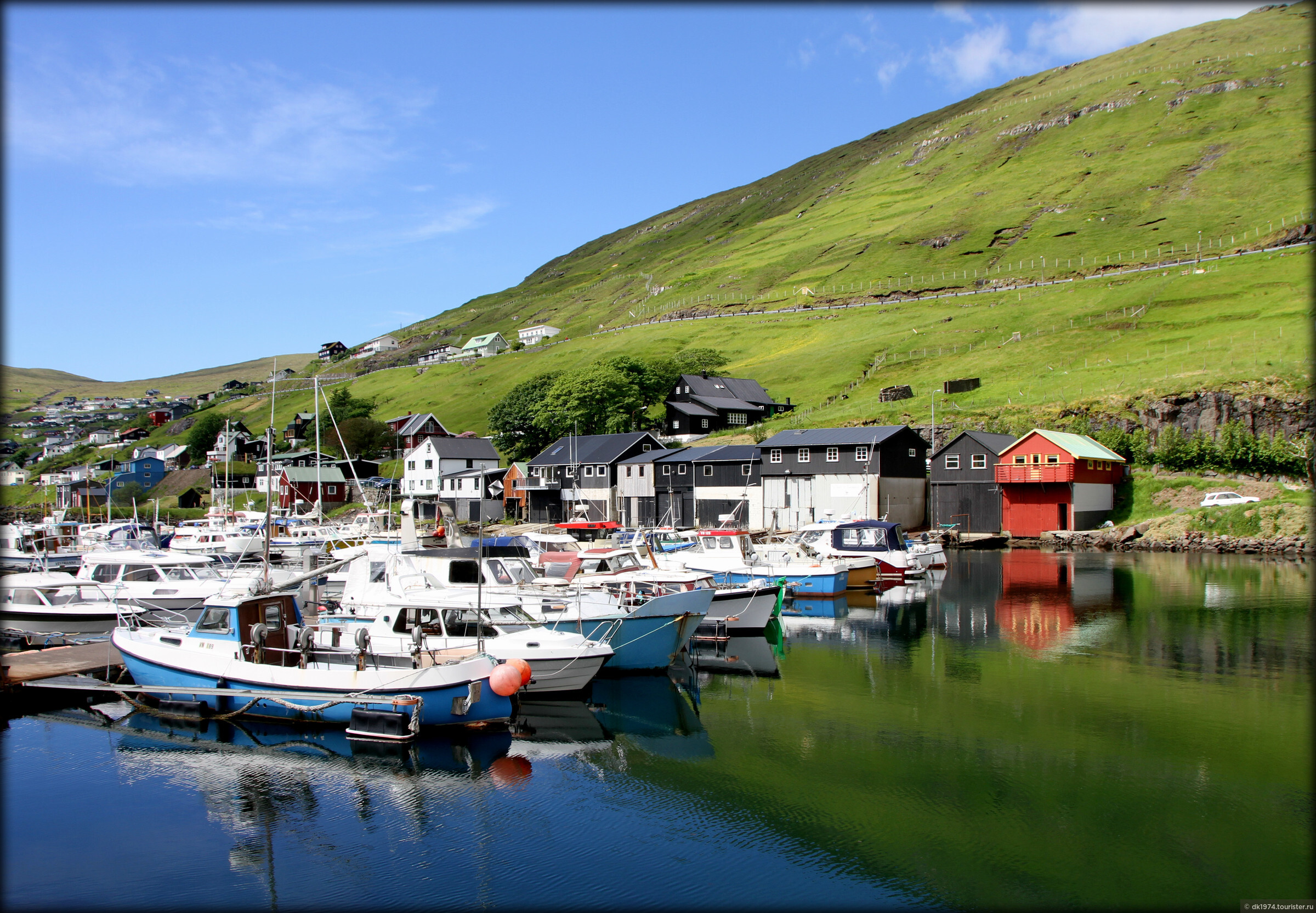 Кому принадлежат фарерские острова. Фарерские острова столица. Торсхавн Фареры. Торсхавн Фарерские острова. Фарерские острова Рунавуйк порт.