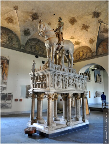 Надгробный памятник Бернабо Висконти (XIV век).