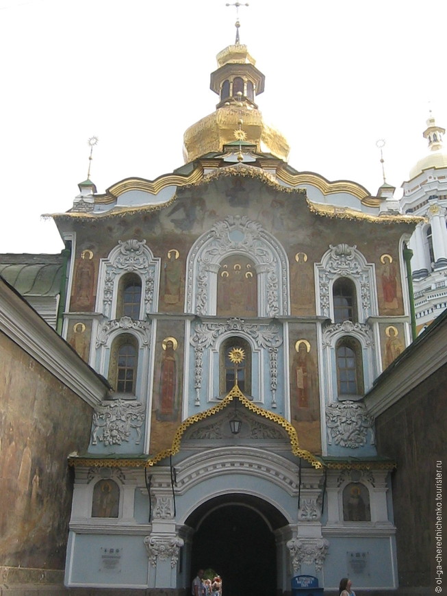 Главный вход и Надвратная церковь