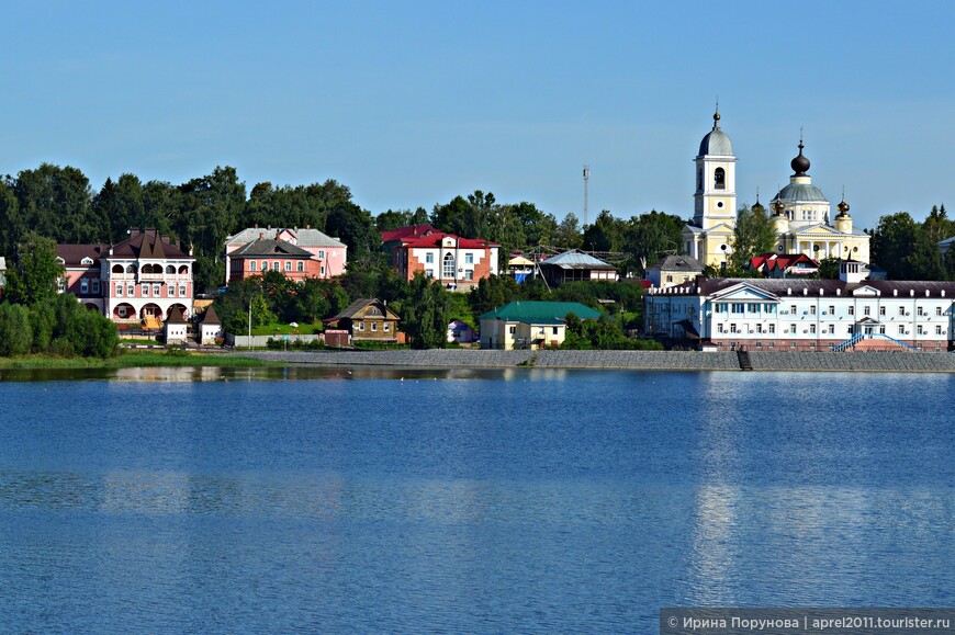 Вид на город Мышкин с воды