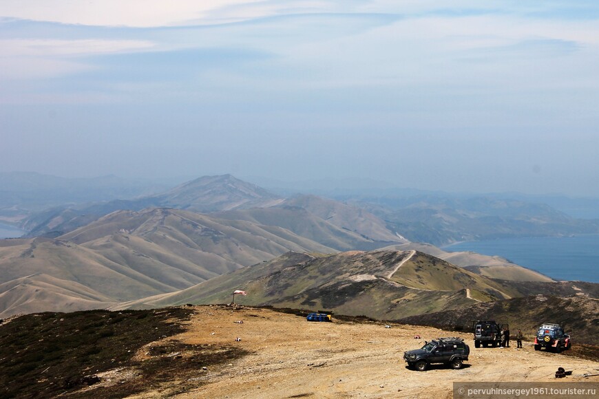 Вид с вершины горы Крузенштерна. Фото из архива Евгения Русяева, вольного джипера. май 2014