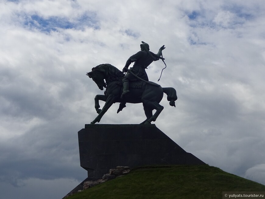 Памятник Салавату Юлаеву