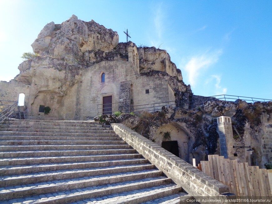 Легендарная Матера — город пещерных храмов и домов на Юге Италии. Часть 1