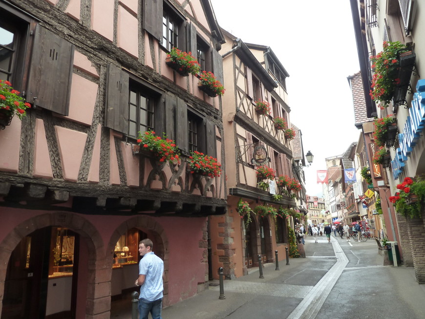 Эльзасские окрестности Страсбурга. Рибовиль — самая красивая деревушка Франциии