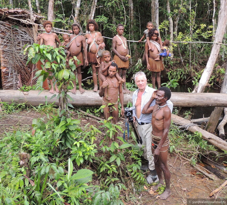 В джунглях Папуа Новой Гвинеи в племени Короваи
