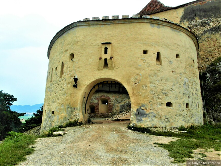 Замок, крепость и пещера в Румынии.