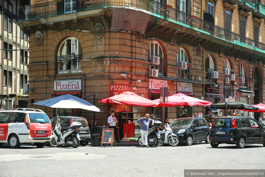 Неаполитанская диадема. Vedi Napoli e poi muori