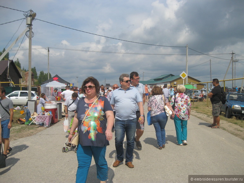 Фестиваль жигулевской вишни в селе Ширяево (Самарская область).