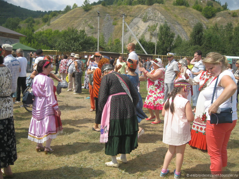 Фестиваль жигулевской вишни в селе Ширяево (Самарская область).