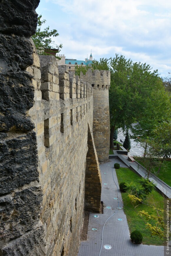 Азербайджан. Баку. Внутри крепостных стен