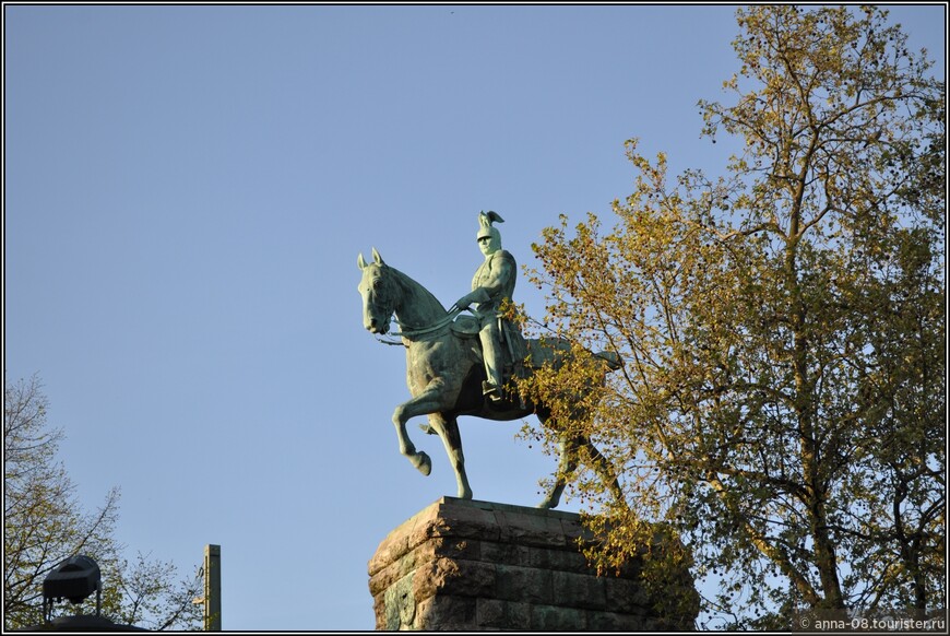 Статуя императора Фридриха III.