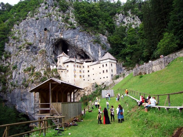 Автопутешествие «Альпийская сказка». Часть 8 – Порторож, Постойнская пещера и Предъямский замок.