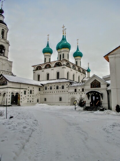 Как добраться из Ярославля до Свято-Введенского Толгского монастыря