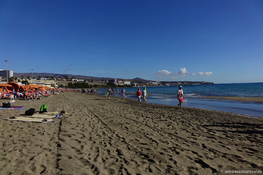 Отличный песчаный 12 километровый пляж Маспаломас каждый год получает голубой флаг – общеевропейский пляжный знак качества.