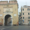 Ворота Святой Марии на въезде в город.