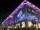 Оксфорд Стрит. Второй самый большой универмаг страны “Selfridges”, открытый американцем Гордоном Селфриджем в 1909 году. Подобно Ральфу Лорену Мистер Селфридж имел очень скромные корни. Я часто цитирую Оскара Уальда: «Все мы в сточной канаве, но некоторые смотрят на звёзды/стремятся к звёздам».