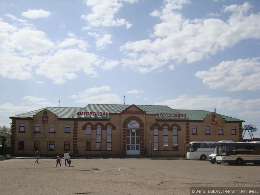 Здание автовокзала города Егорьевск. Судя по карте за зданием автовокзала находится и здание вокзала.